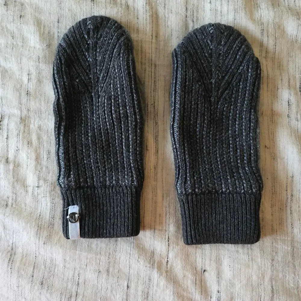 Ivivva Charcoal Knit Mittens